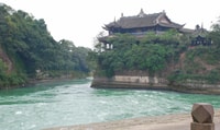 Tour del sistema di irrigazione del Monte Qingcheng e Dujiangyan di 1 giorno - Hizvo