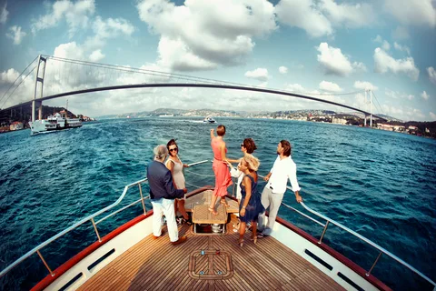 Istanbul: Half-Day Cruise and Cable Car to Pierre Loti Hill