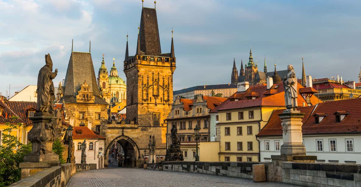 Best of Prague: Castle, Jewish Quarter, Cruise & Lunch