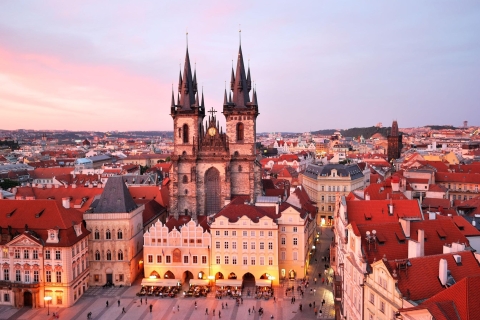 Praga: Old Town and Jewish Quarter TourWycieczka grupowa po rosyjsku z biletem do Muzeum Żydowskiego