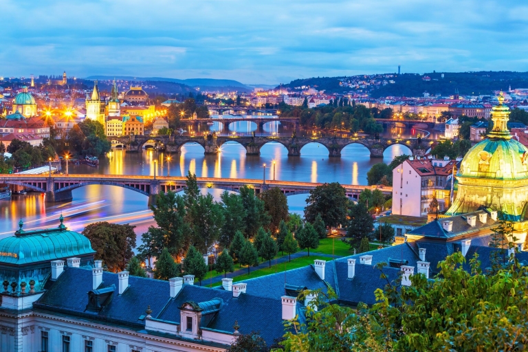 Panoramablick auf Prag: AbendrundgangTour auf Russisch mit Tickets für den Alten Brückenturm