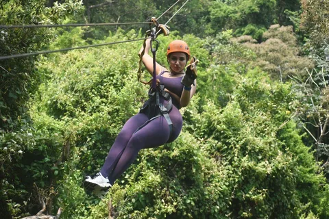 Roatan: Zipline & Dip