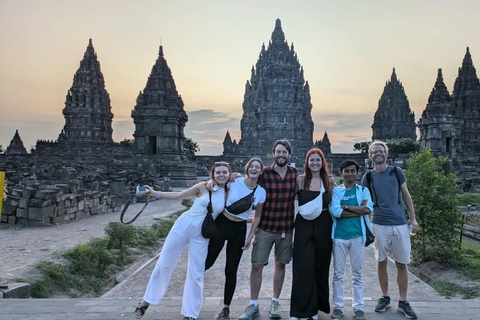 Yogyakarta: Borobudur climb-up guarantee & Prambanan temple Sharing: Borobudur climb-up guarantee & Prambanan temple