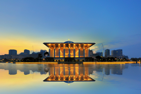 Putrajaya Visit and Lake Cruise: Tour from Kuala Lumpur