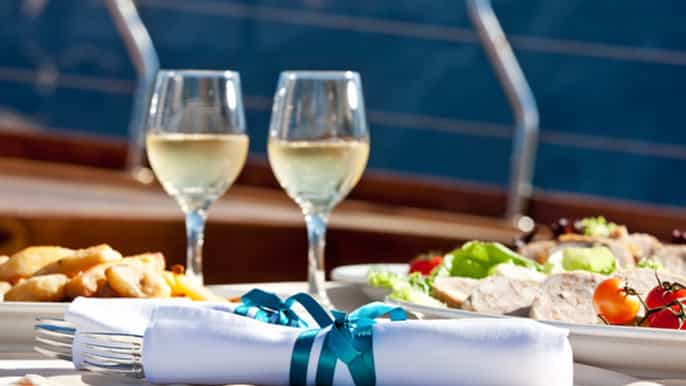 volcán santorini y thirasia crucero con cena al anochecer