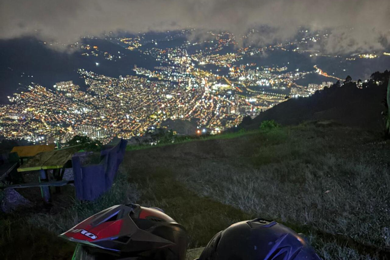 Night getaway, Picacho viewpoint, and 7 other viewpoints in Medellín