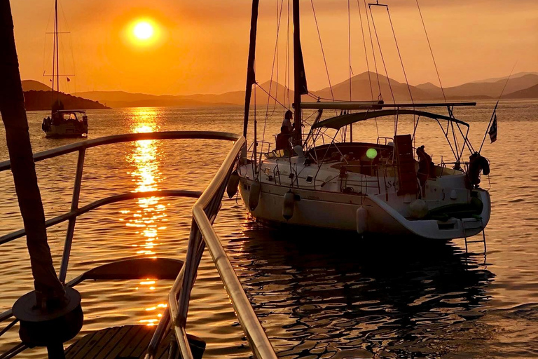 Athens: Full-Day Private Sailing Trip with Meal & Drinks Daily sailing cruise from Athens with food and drinks