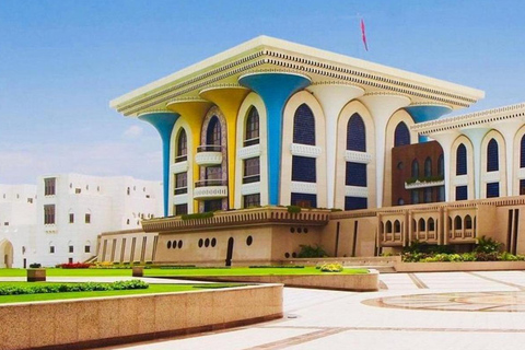 Muscat: 10hrs City Tour & Muttrah Souq Visit