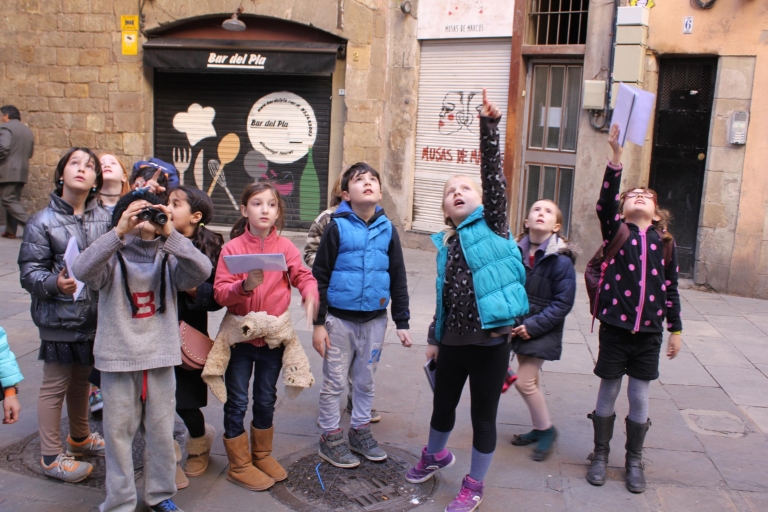 Barcelona: Barrio Gótico Dragon Tour para familiasTour privado en alemán