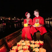 Hoi An: Hoai River Boat Trip by Night with Lantern Release