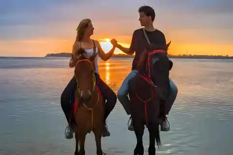 Gili Meno: 1 Hour Beach Horseback Riding with Hotel Transfer