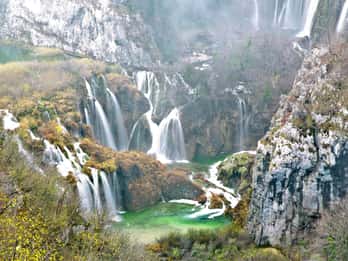 Ab Dubrovnik: Privattour zum Nationalpark Plitvicer Seen Ab Dubrovnik: Privattour zum Nationalpark Plitvicer Seen