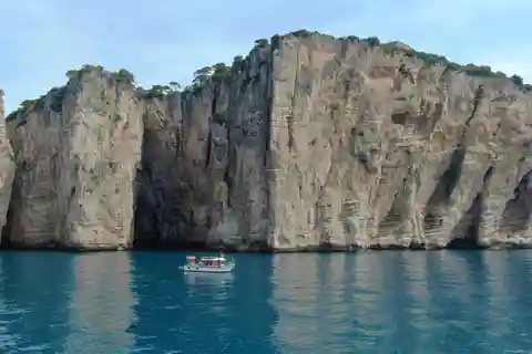 Sperlonga: Tour in barca a Gaeta con pizza e bevande