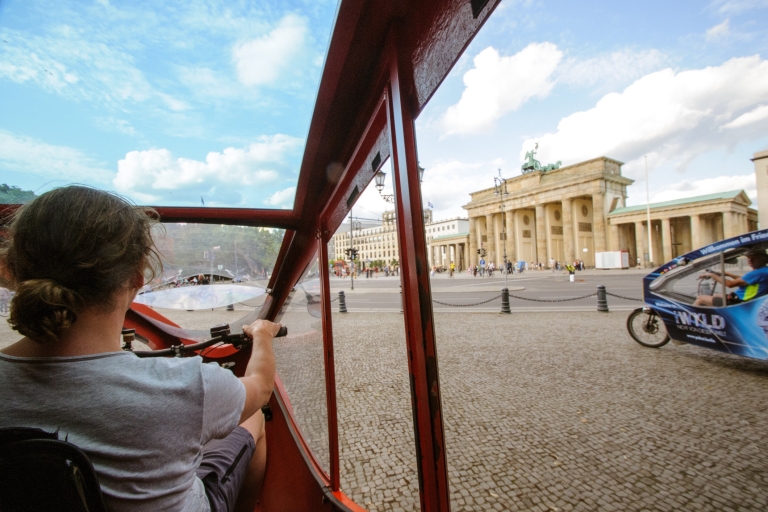 Berlín: tour privado en E-Rickshaw con recogidaBerlín: tour de 5 horas en rickshaw electrónico con recogida