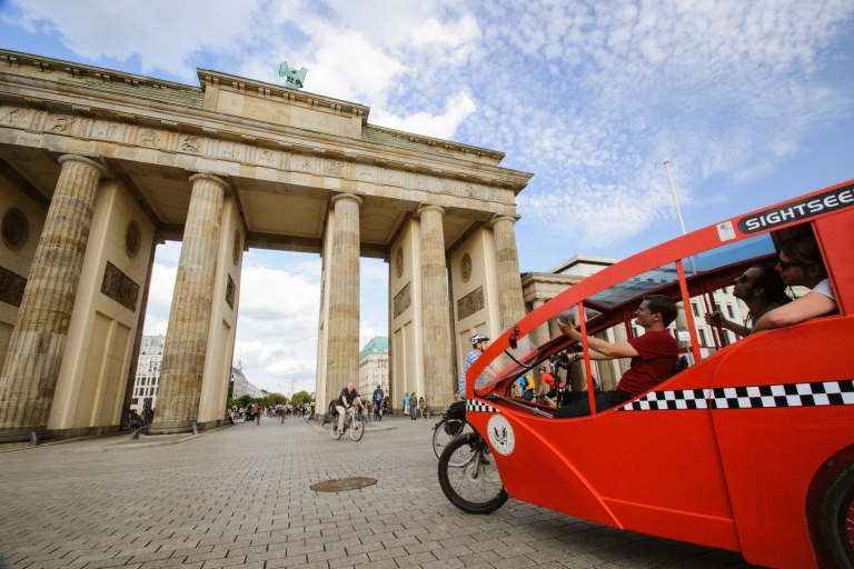 Berlin: Private E-Rickshaw Tour with Hotel Pickup Service Berlin: 5-Hour E-Rickshaw Tour with Pickup