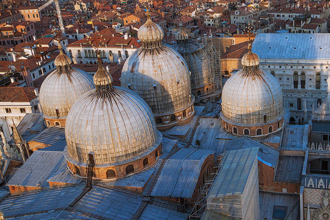 Venedig: Umfassender Rundgang Dogenpalast und MarkusdomTour auf Englisch