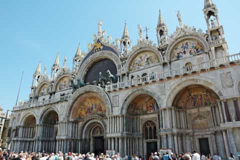 Venice Full-Day Group Tour from Lake Garda