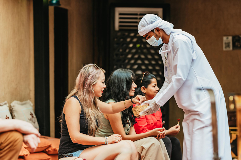 迪拜阿联酋文化早餐体验迪拜：阿联酋文化早餐体验