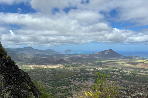 Maurice : randonnée guidée aux Trois MamellesMaurice : Randonnée guidée aux Trois Mamelles