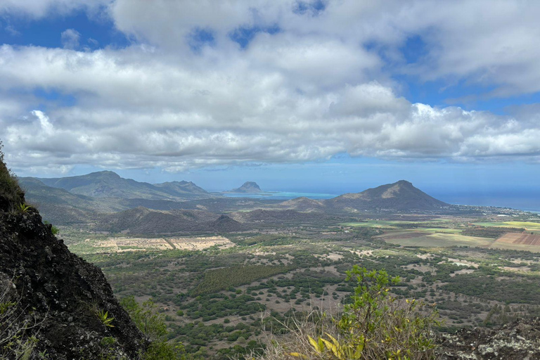Maurice : randonnée guidée aux Trois MamellesMaurice : Randonnée guidée aux Trois Mamelles
