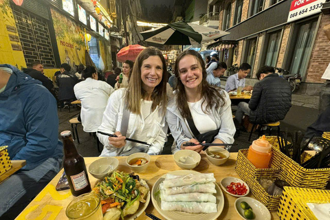 Hanoi Street Food Tour: Female Riders Motorbike & Sunset Priavte tour with female riders