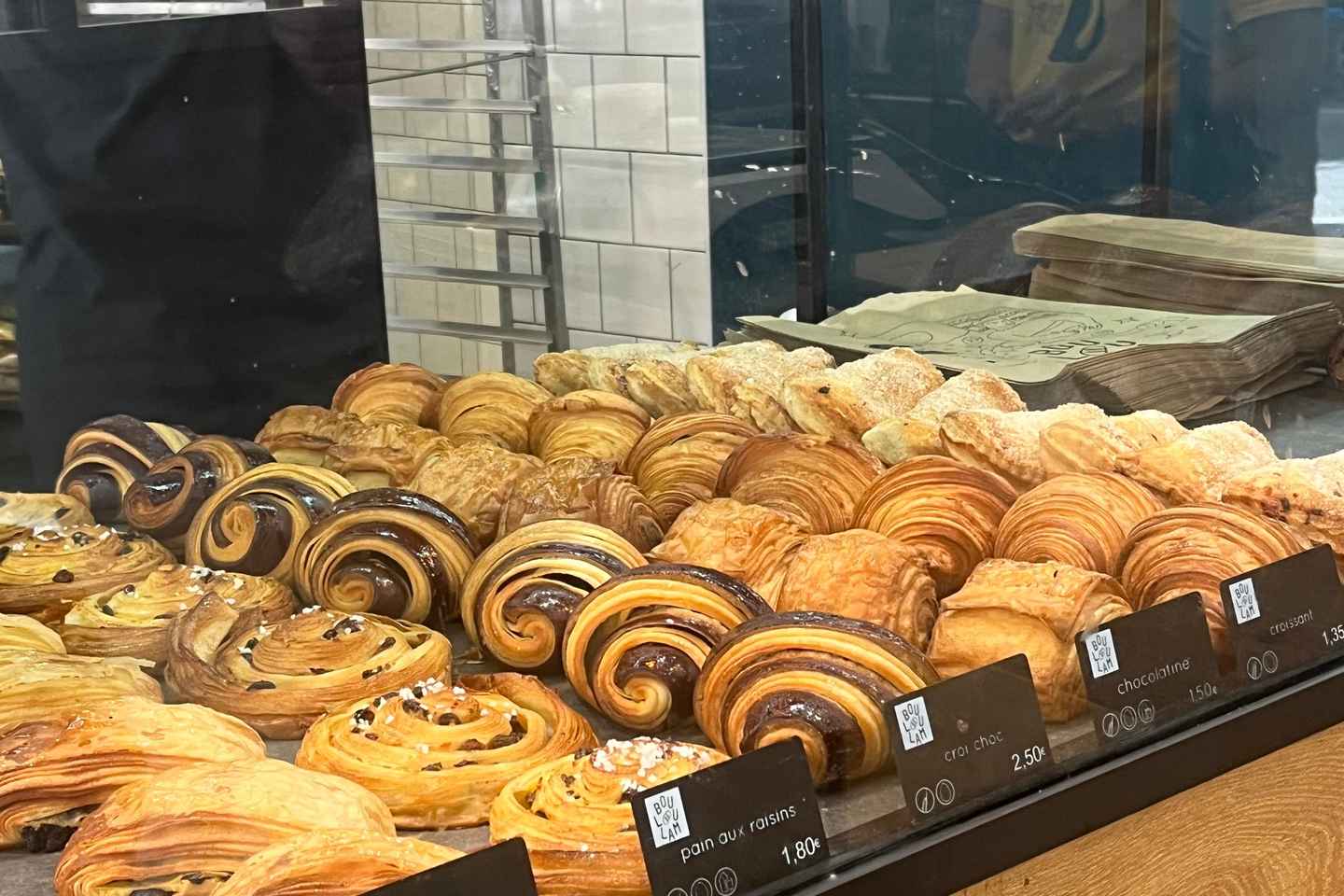 Bordeaux: Early Bird Small-Group Tour with Coffee & Pastry