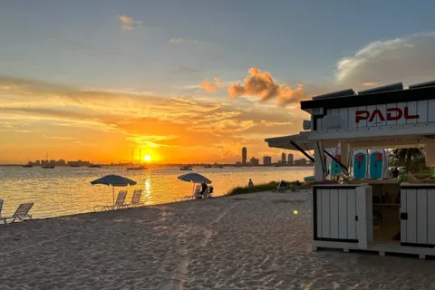 Miami: Uthyrning av paddelbräda eller kajak - PADL Beach Club