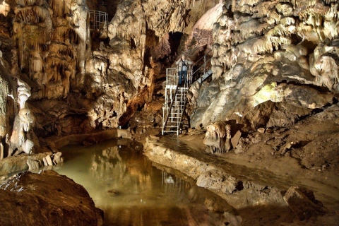 Desde Sofía: recorrido por las cuevas de Saeva Dupka y LedenikaExcursión a las cuevas de Saeva Dupka y Ledenika en inglés