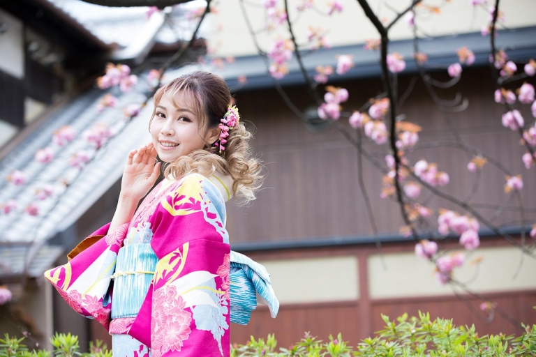 Kioto: alquilar un kimono por 1 díasKimono Rental Hana Plan