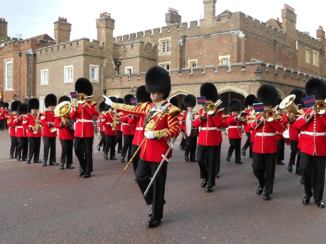 London: Changing of the Guard Walking Tour