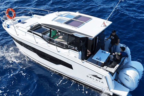 Bali: Private Sunset Yacht for Party & Birthday Sunset Private Yacht to Sanur (5PM - 7PM) – Max 9 Guests