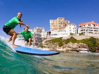 Bondi Beach: Experiencia de 2 horas de clases de surf para cualquier nivel