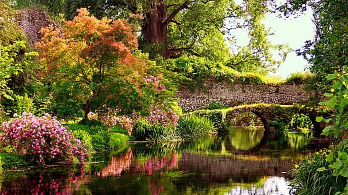 fra roma heldagstur til giardino di ninfa og sermoneta