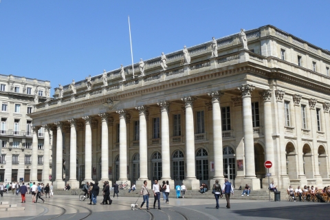 Bordeaux: piesza wycieczka z przewodnikiemWycieczka dwujęzyczna w języku francuskim i angielskim