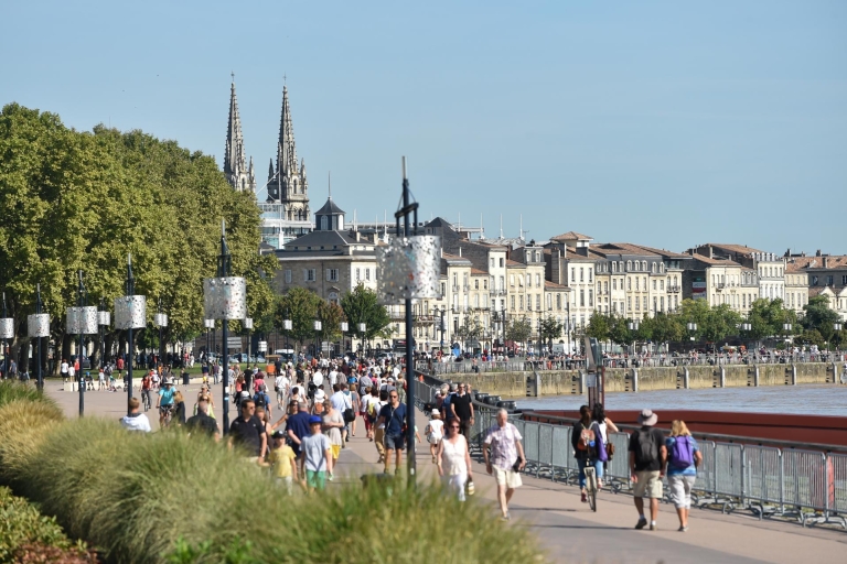 Bordeaux: begeleide wandeltochtTweetalige groepsrondleiding in het Frans en Engels
