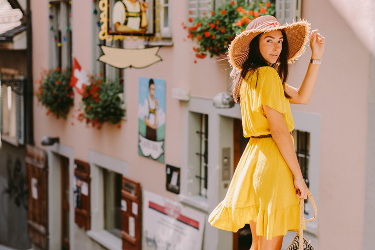 Zurich: Private Photo Shoot with Local Photographer ESSENTIAL 20 min | 15 photos