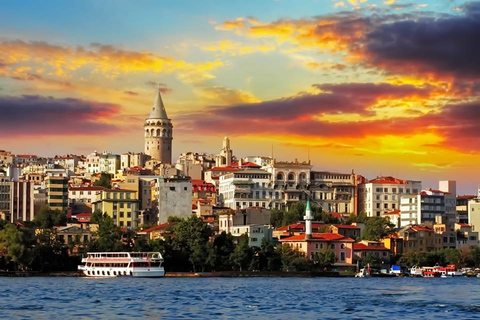 Istanbul: Bootsfahrt und Bustour mit Mittagessen