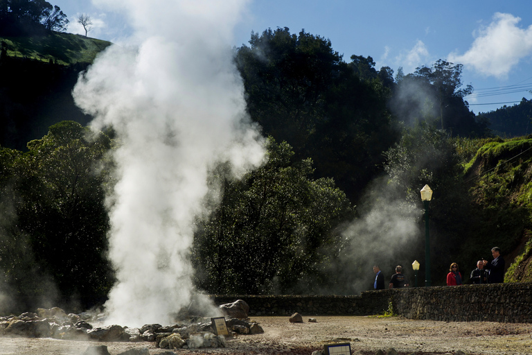 São Miguel East: Full-Day Van Tour with Lunch