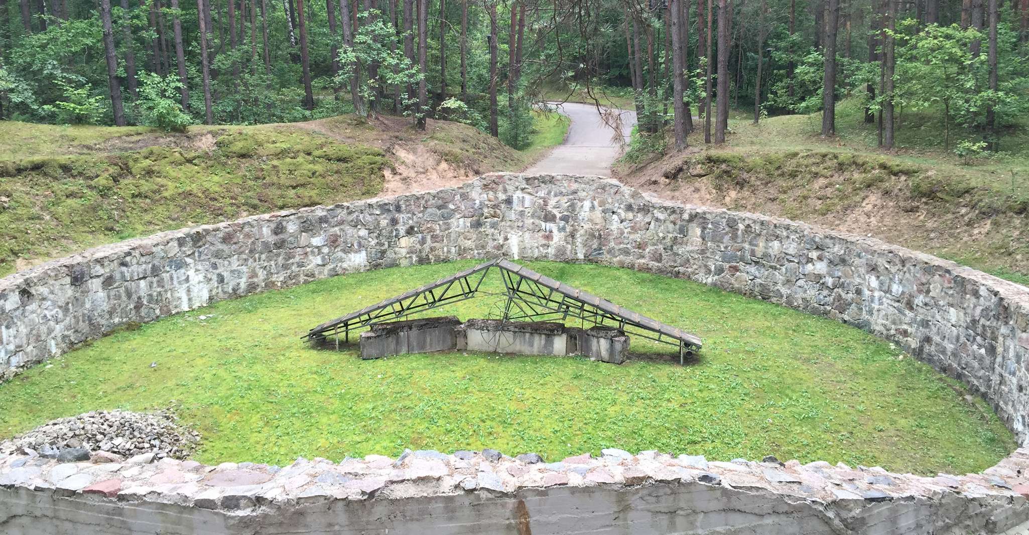 From Vilnius, Trakai Castle and Paneriai Memorial Tour - Hizvo