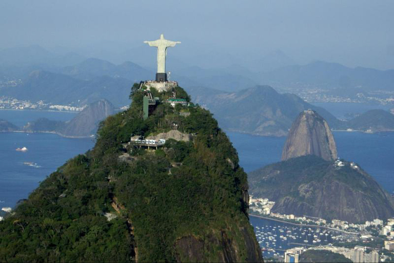 Cristo Redentore, Pan di Zucchero e Maracana in trenoTour privato con pranzo