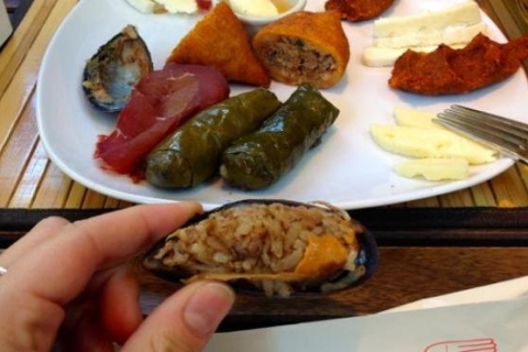Visite à pied : spécialités gastronomiques d’IstanbulVisite gastronomique et croisière privée en yacht