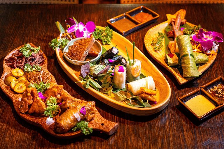 Ho Chi Minh: Open-Top Bus Tour, Chào Show & Dinner MAIN MENU BUS TOUR with CHÀO SHOW