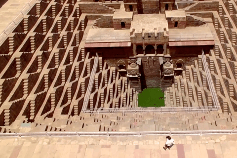 From Jaipur: Bhangarh Fort & Abhaneri Step Well Day Trip