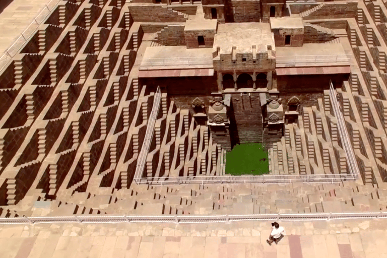 From Jaipur: Bhangarh Fort & Abhaneri Step Well Day Trip
