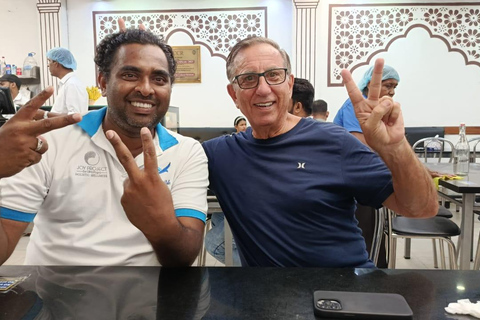 Kandy: Private City Tour by Hybrid Car with Driver