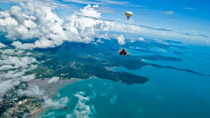 airlie beach tandem skydive