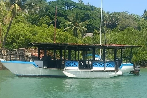 Mtwapa Creek: romantic Sunset Cruise in calm waters