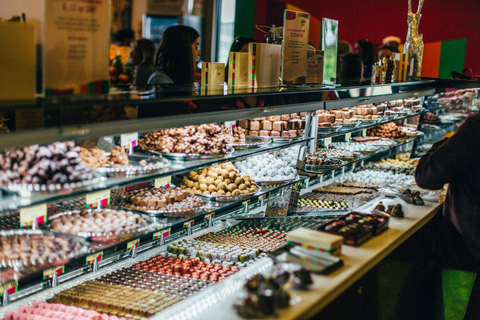 Melbourne: Yarra Valley Wine Bubbles & Kangaroos Tour