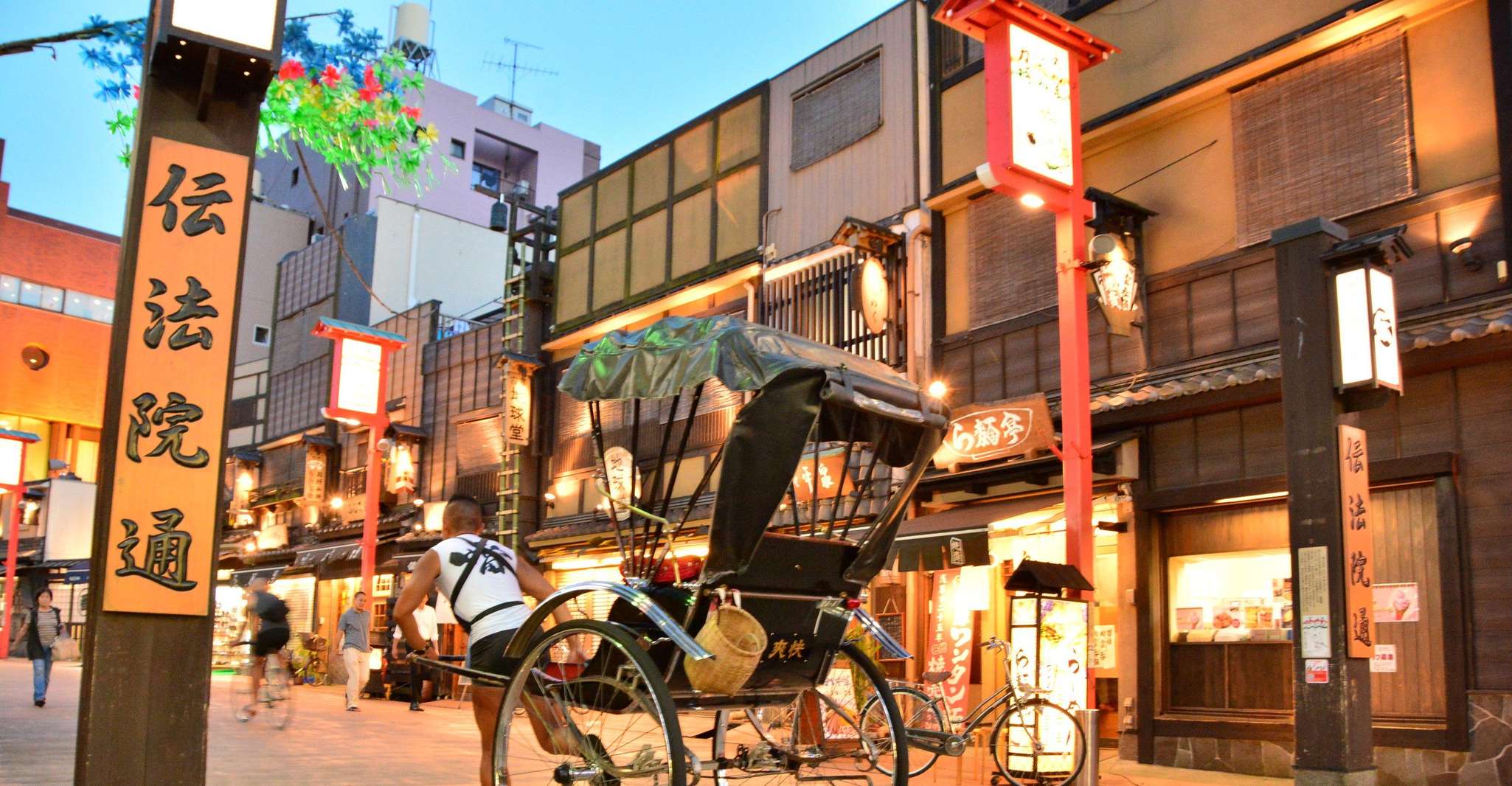 Tokyo: Asakusa Sightseeing Tour by Rickshaw photo 5