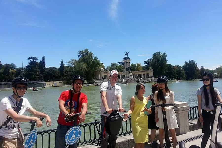 Madrid: Retiro Park 1,5-Stunden Segway-Tour. Foto: GetYourGuide Madrid: Retiro Park 1,5-Stunden Segway-Tour. Foto: GetYourGuide
